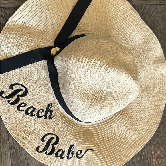 Betsey Johnson sun hat - Picture 1 of 3